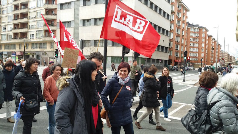 Garbiñe Aranburu, secretaria general de LAB, ha tomado parte en la manifestación de hoy.