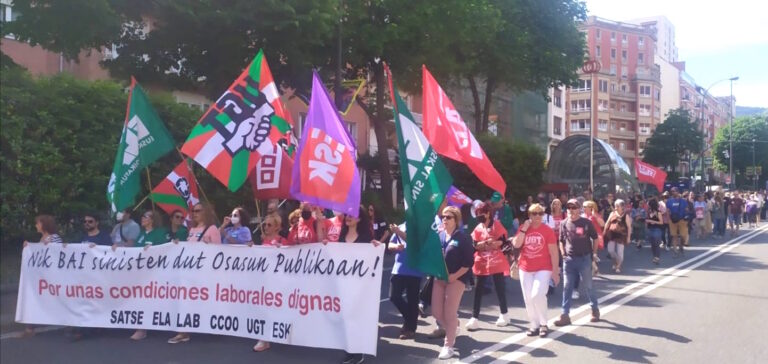 Las y los trabajadores de Osakidetza han vuelto a salir a la calle para reclamar soluciones estructurales