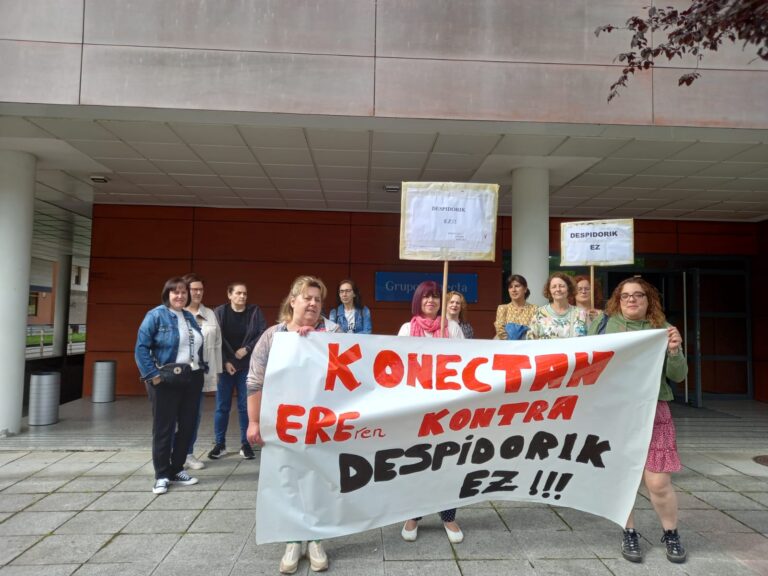 Nos hemos concentrado en Konecta BTO en contra del ERE que se quiere imponer