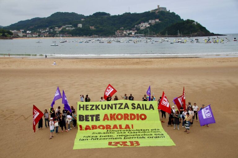 Hezkuntza Sail berriari eskatzen diogu kolektibo laboraletan martxan zeuden negoziazio mahaiak deitzeko eta akordio laborala betetzeko ikasturtea bukatu aurretik