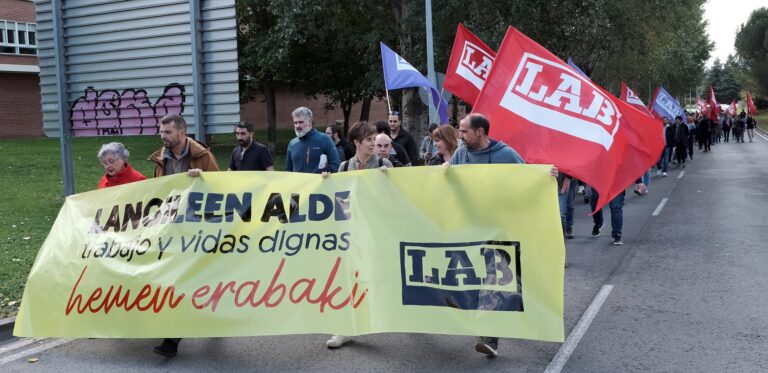 Nafarroan gutxieneko soldata eta lanaldia arautzea eskatu dugu