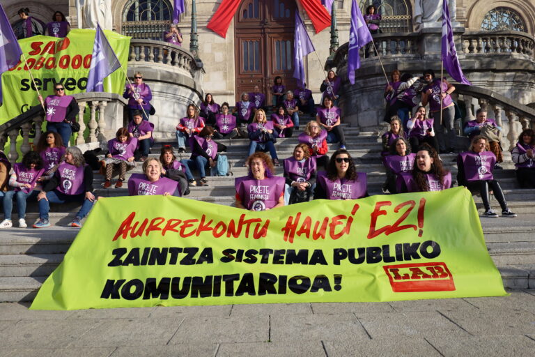 Hemos activado el Pikete Feminista para denunciar la privatización de los cuidados en el Ayuntamiento de Bilbo