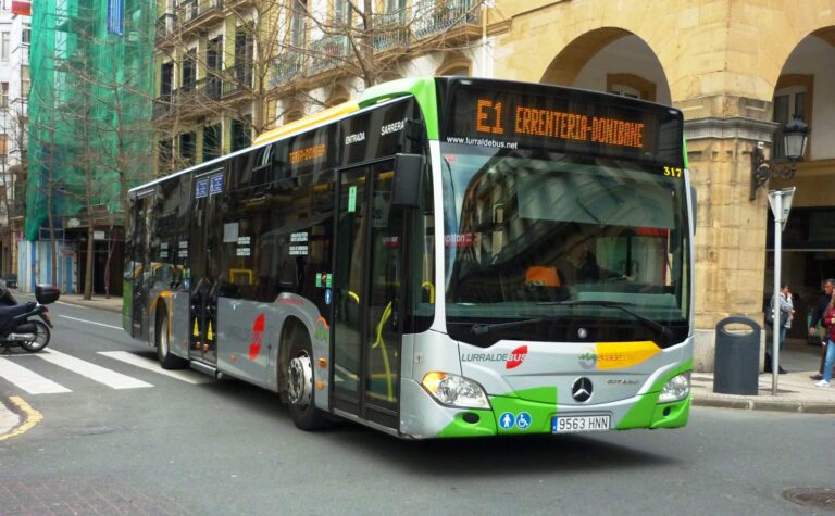 Huelga en Ekialdebus por unas condiciones laborales dignas y un transporte público de calidad